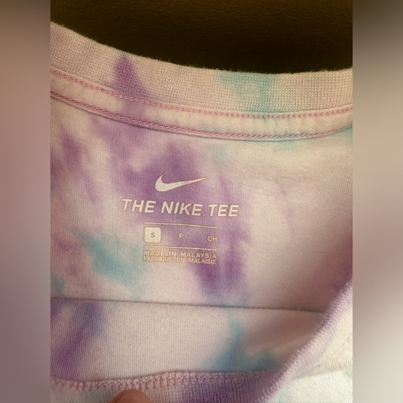 Nike Women's Tie Dye Cotton T Shirt - Picture 3 of 6